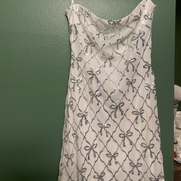 Windsor White Bow Minidress - Picture 1 of 3
